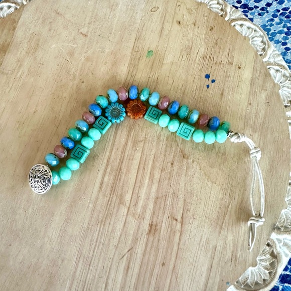 Hand crafted bohemian beaded bracelet blue beads handmade - Picture 4 of 6